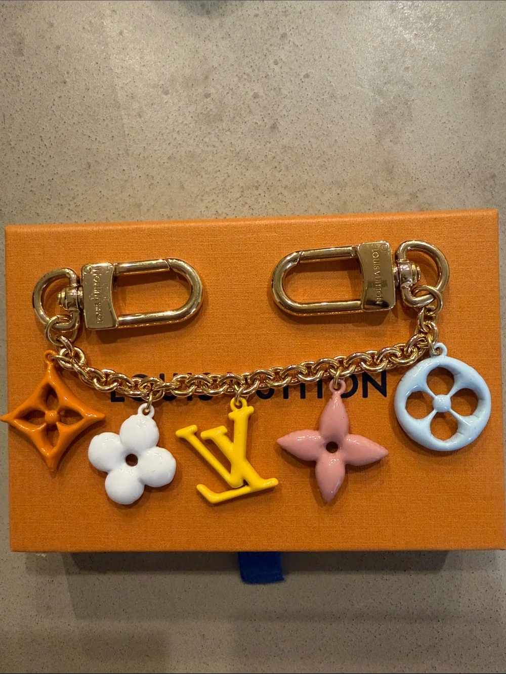 LOUIS VUITTON | ✨NEW✨ LV Pop Flower Chain Bag Charm